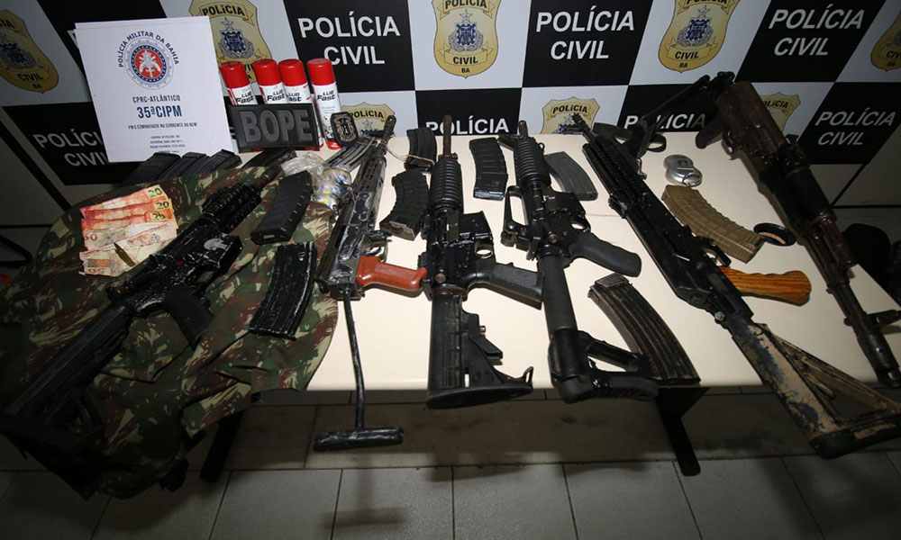 Com 6.251 armas apreendidas, mortes violentas têm queda de 33% em novembro na Bahia