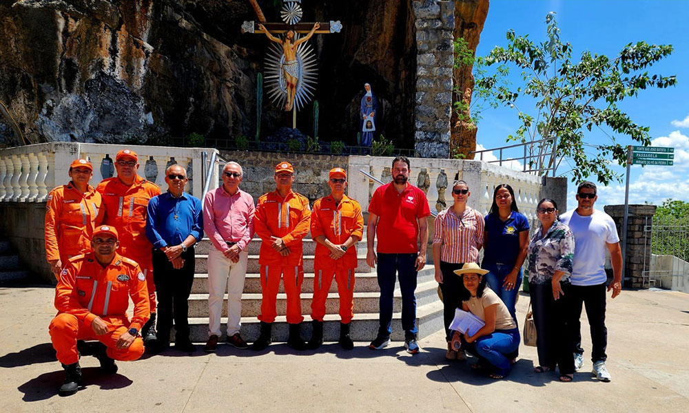 Bombeiros realizam encontro para tratar sobre a gruta de Bom Jesus da Lapa