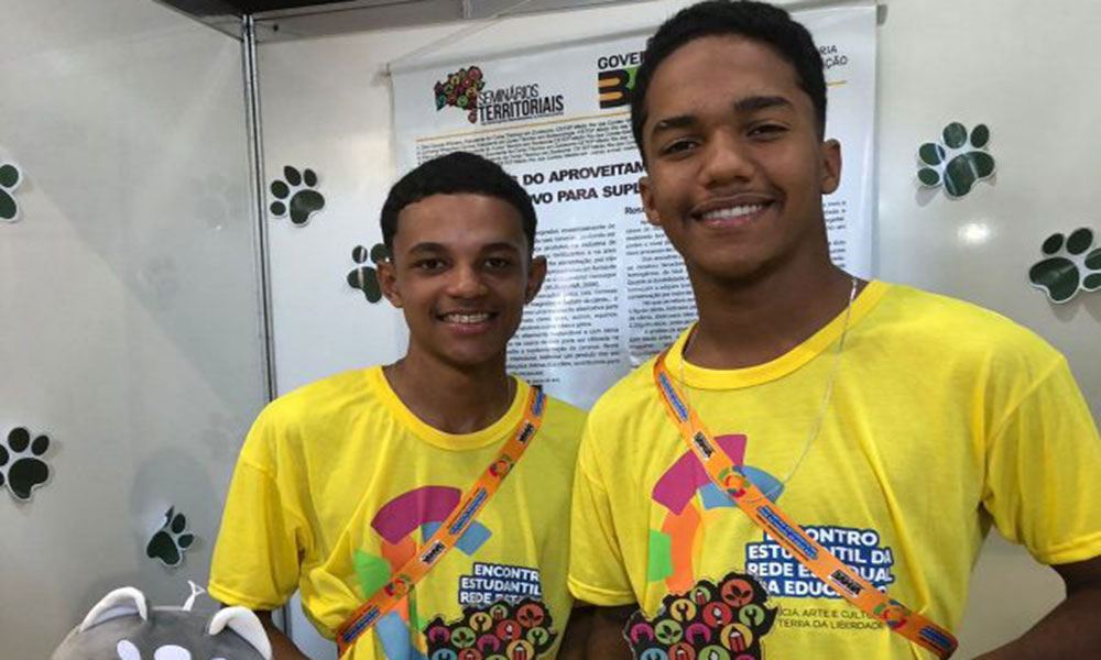 Petisco de farinha de casca de ovo para cães é produzido por estudantes de Ipiaú