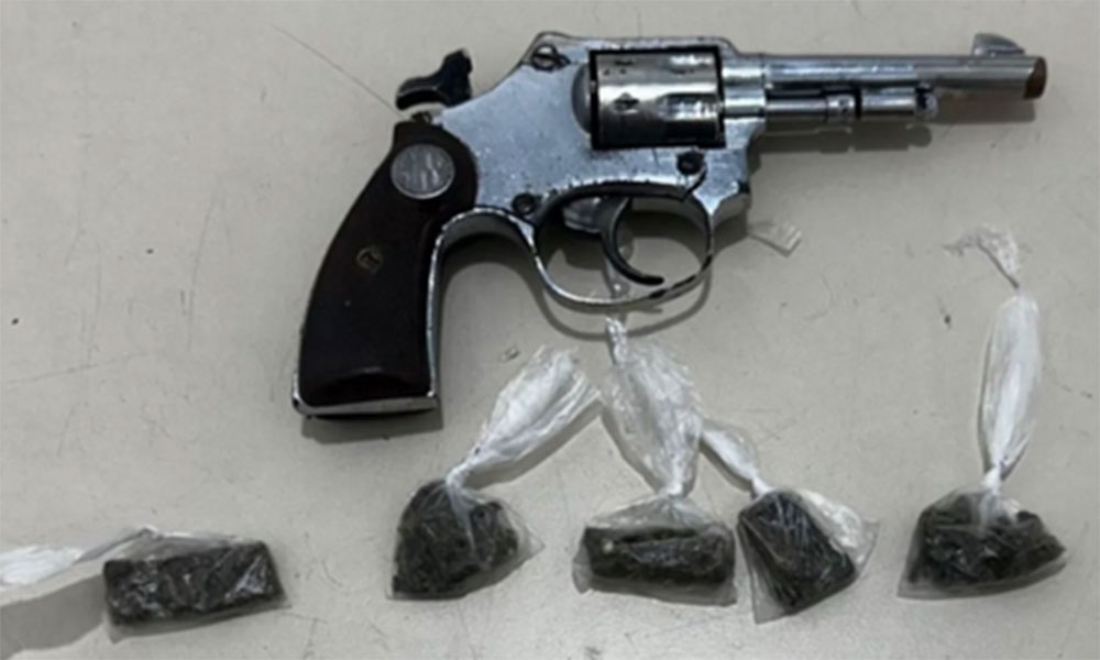 PM apreende arma e drogas durante Operação Festival de Inverno em Vitória da Conquista