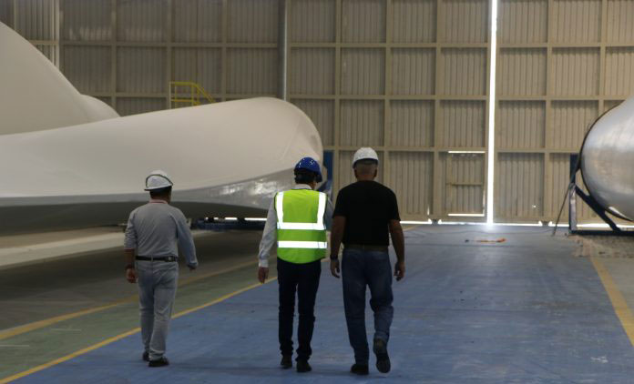 Maior pá eólica já produzida no país é fabricada na Bahia