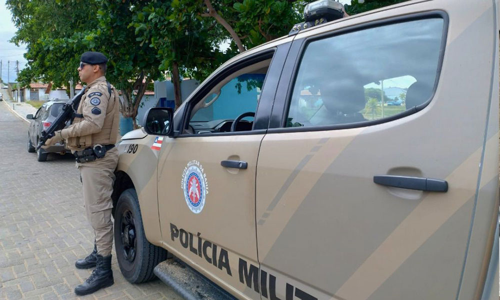 Homem é preso por maus-tratos após matar cachorro em Ituaçu