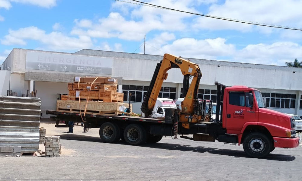 Vitória da Conquista recebe acelerador linear para tratamento oncológico no SUS
