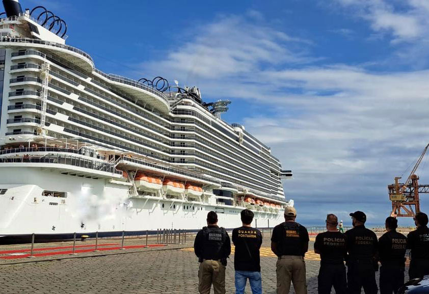 Casal é preso com drogas em navio no porto de Ilhéus