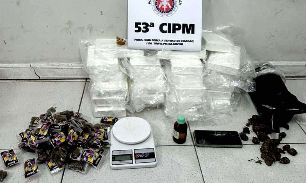 PM apreende 22 tabletes de cocaína em Mata de São João