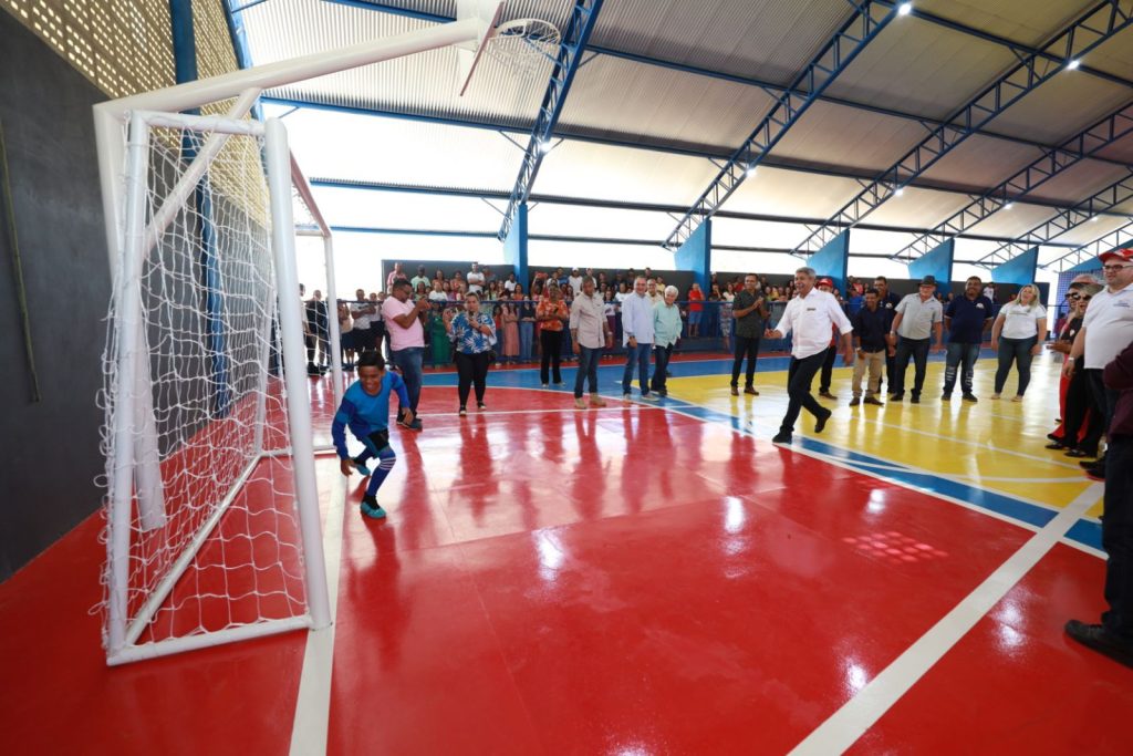Investimentos em infraestrutura, saúde e esporte são entregues pelo Governo do Estado em Presidente Jânio Quadros