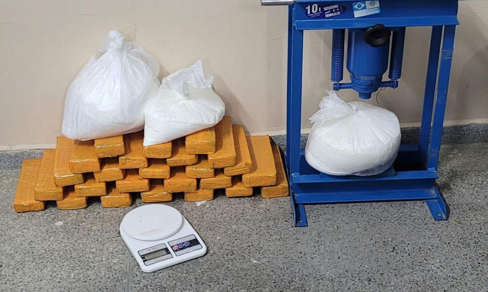 Após denúncia, PM apreende grande quantidade de drogas em Jequié
