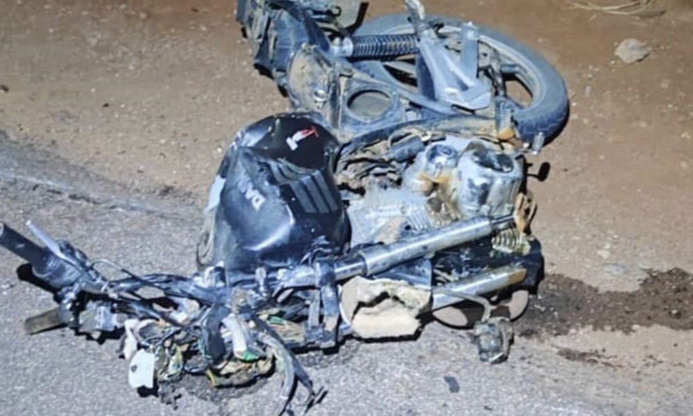 Batida entre carro e motocicleta deixa um morto e outro gravemente ferido na BA-262 em Anagé