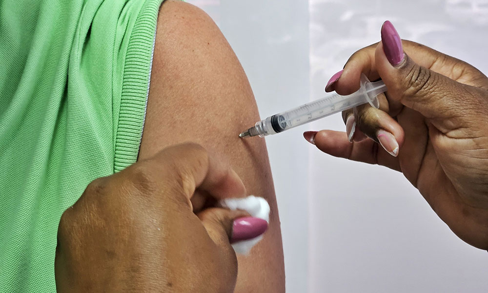 Bahia amplia público-alvo para vacinação contra a Dengue