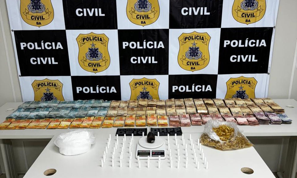 Polícia apreende R$ 180 mil e um kg de cocaína em Tancredo Neves