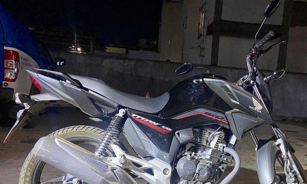 Homem é preso em Vitória da Conquista com motocicleta roubada