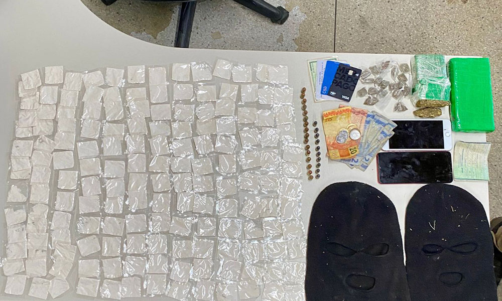 PM apreende arma de fogo, drogas e munições em Oliveira dos Brejinhos