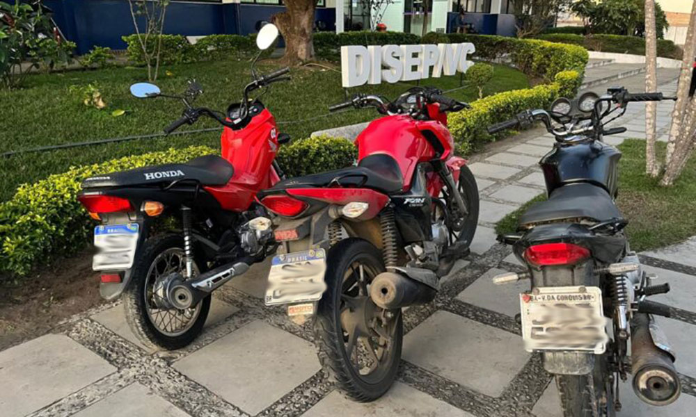 Dupla é flagrada com motocicletas roubadas em Vitória da Conquista