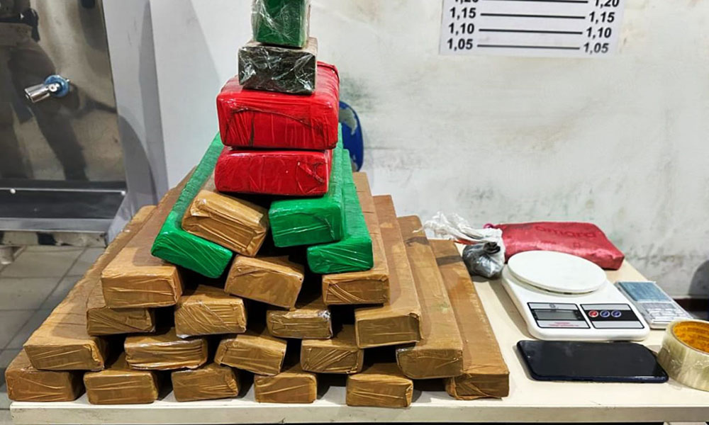 PM apreende vasta quantidade de drogas em Vitória da Conquista
