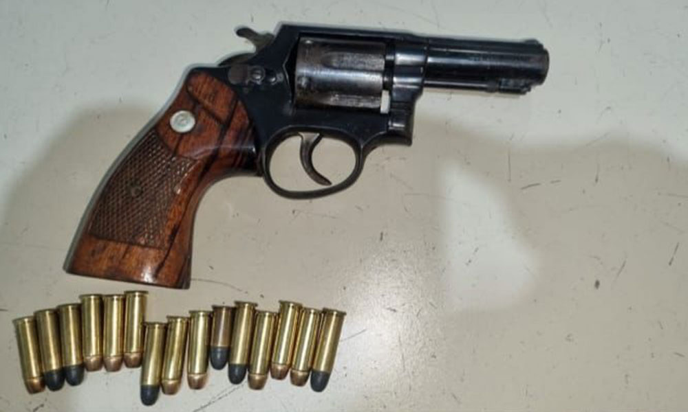 PM aprende arma de fogo e munições em Barra do Choça