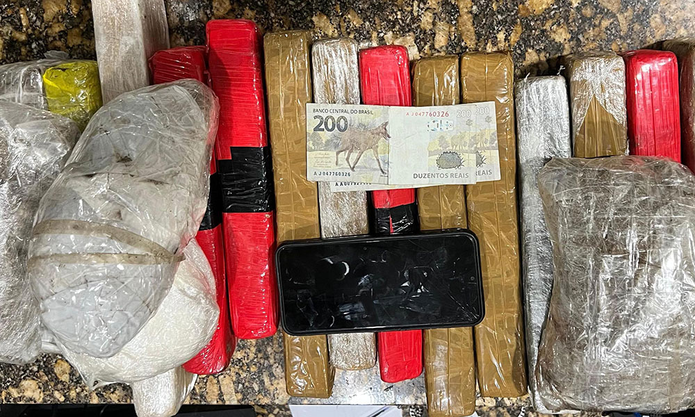 PM apreende grande quantidade de drogas em Cândido Sales