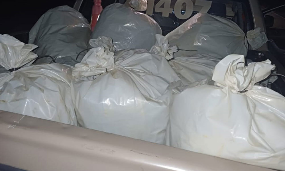 PRE apreende 80kg de maconha na BA-026, próximo a Contendas do Sincorá