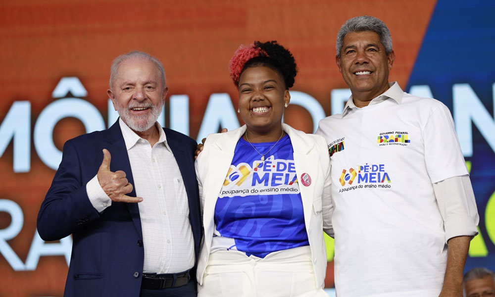Lula anuncia construção de seis escolas na Bahia