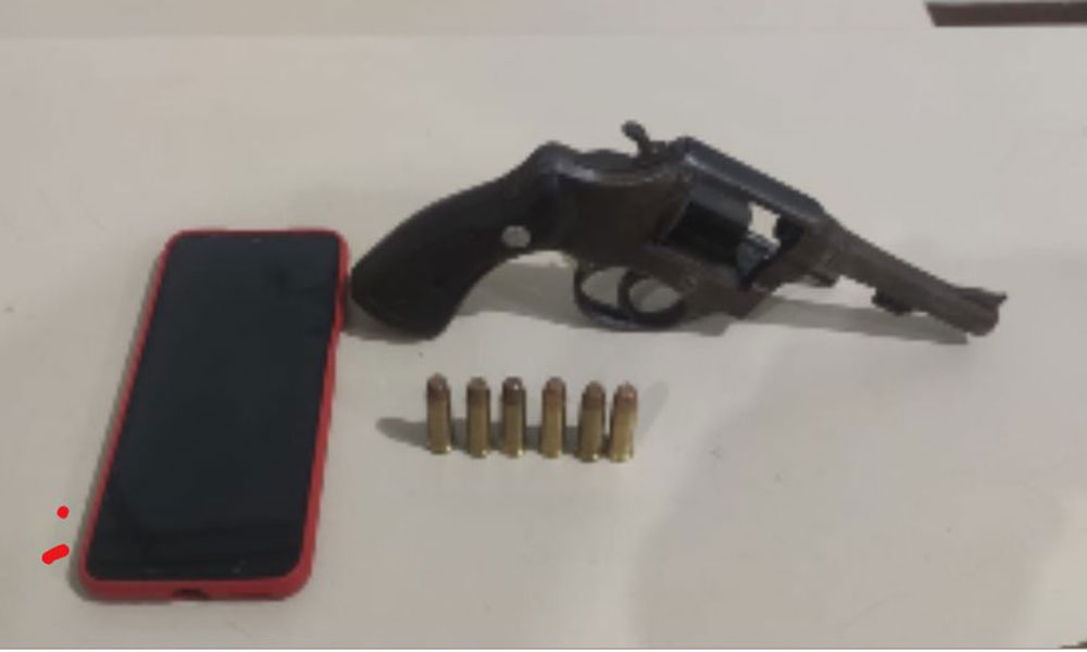 Casal suspeito de matar menor é detido com arma de fogo em Cândido Sales