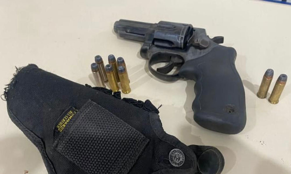 Homem é detido por porte ilegal de arma de fogo na zona rural de Vitória da Conquista