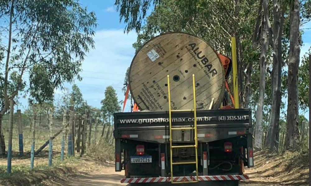 Caminhão com carga roubado em Bom Jesus da Serra é recuperado pela PM em Poções