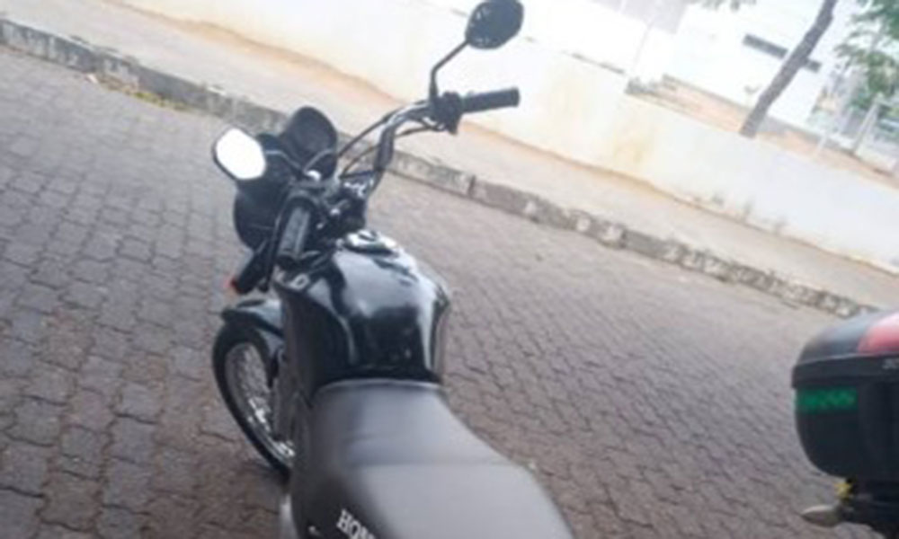 Motocicleta roubada é recuperada pela PM em Guanambi