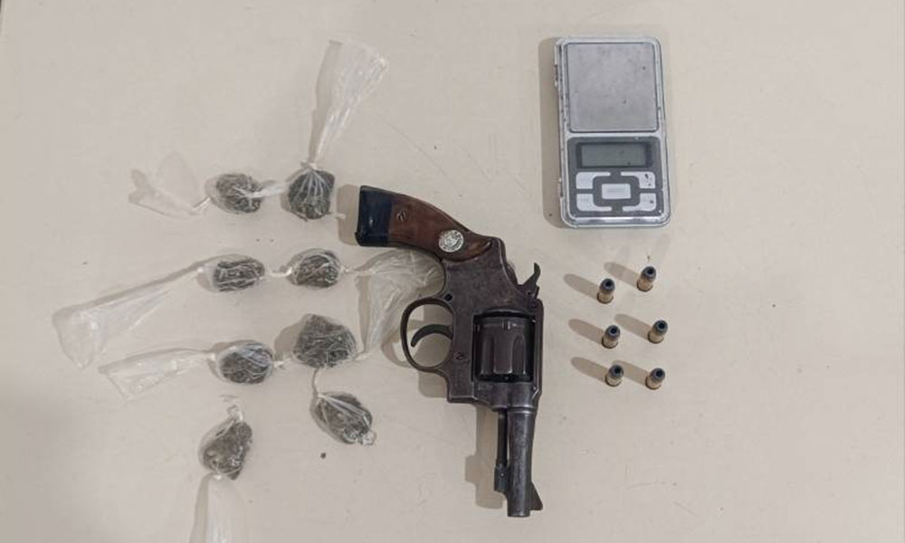 Suspeito de tráfico é detido com drogas e arma de fogo em Vitória da Conquista