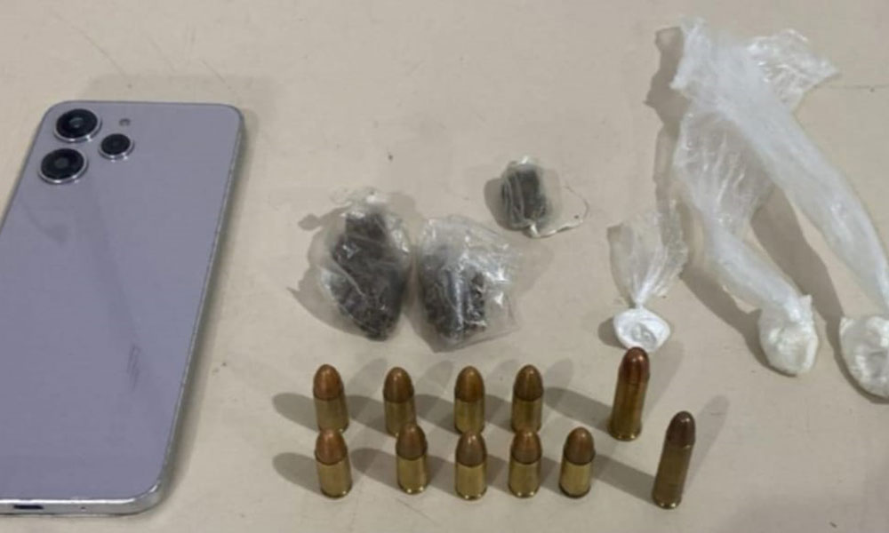 PM flagra casal com drogas e munições em Vitória da Conquista