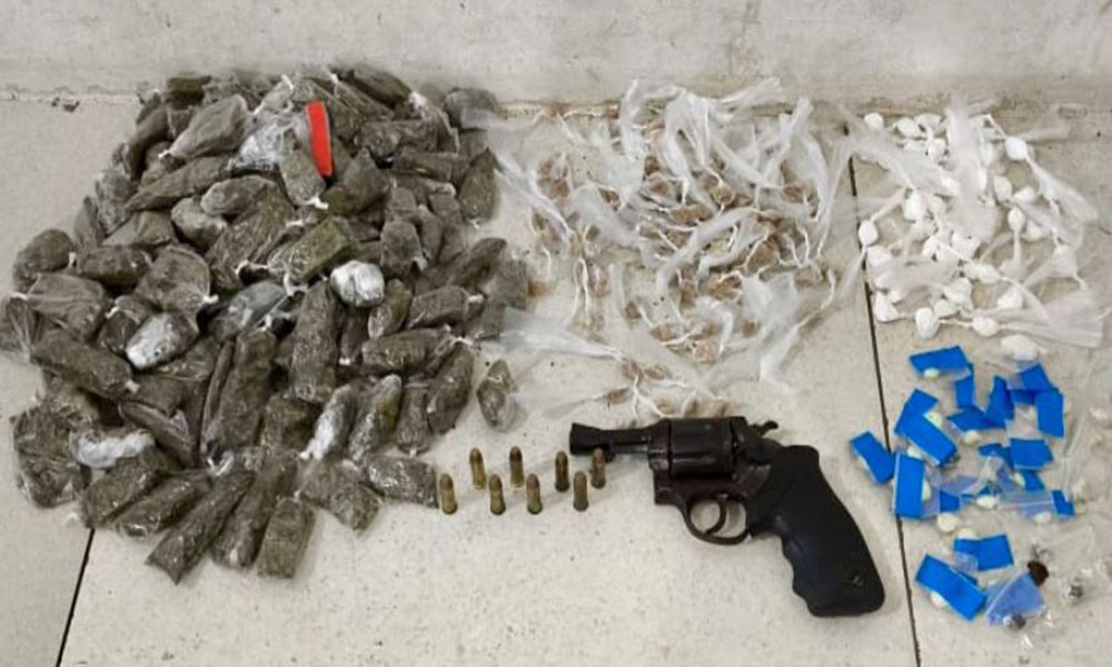Adolescente é apreendido por ato infracional análogo a tráfico de drogas e a porte ilegal de arma de fogo em Vitória da Conquista