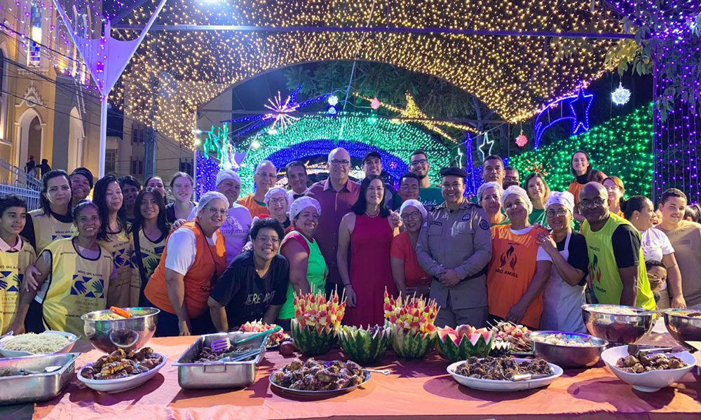 Patrulha Solidária e parceiros promovem ceia de natal para público vulnerável em Vitória da Conquista