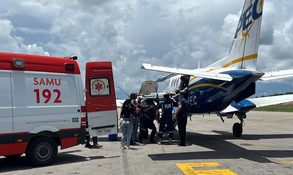 Criança natural de Caraíbas sobrevivente do acidente na BR-116 é transferida para hospital em Vitória da Conquista