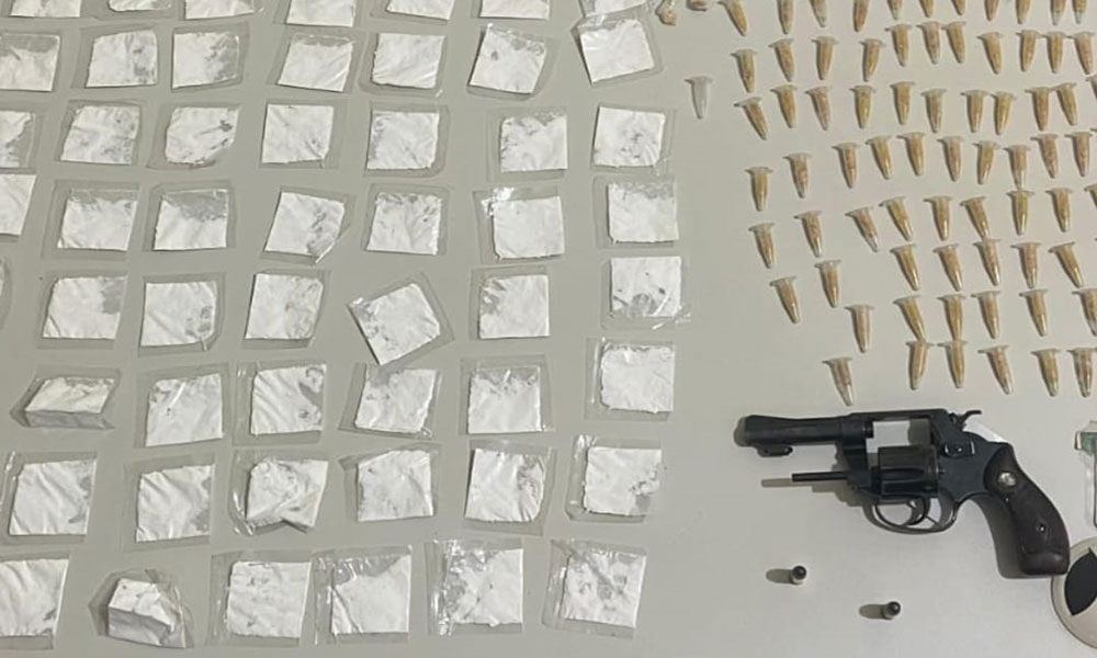 Dupla é detida com drogas e arma de fogo em Cordeiros