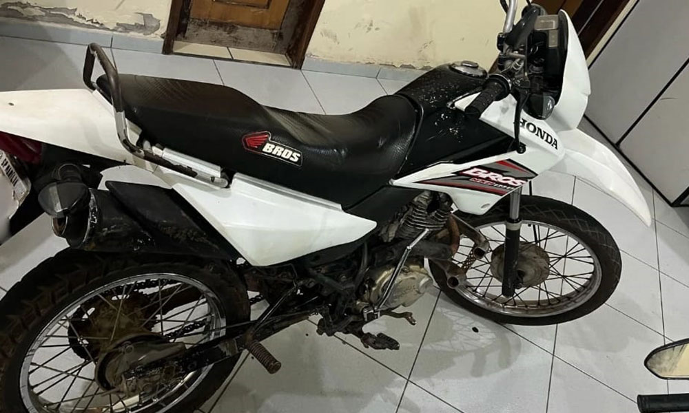 PM apreende motocicleta com sinais de adulteração em Macaúbas