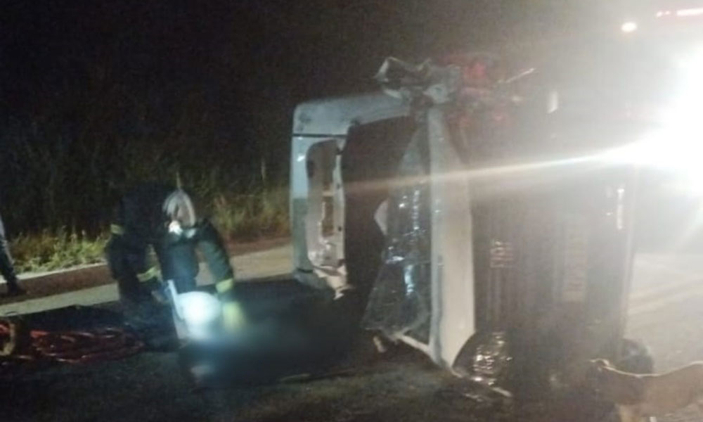 Homem fica preso às ferragens em grave acidente na BA-262 entre Anagé e Vitória da Conquista