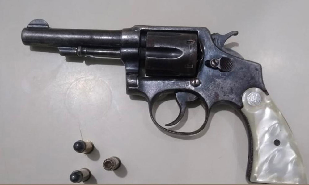 Homem é detido com arma de fogo e munições em Vitória da Conquista