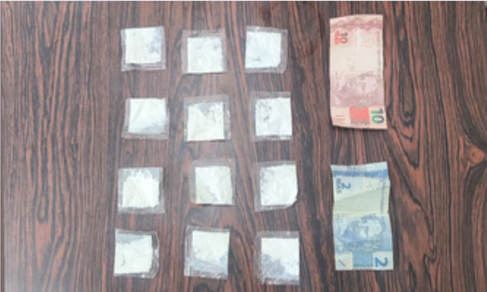 PM apreende drogas durante fiscalização de trânsito em Cândido Sales