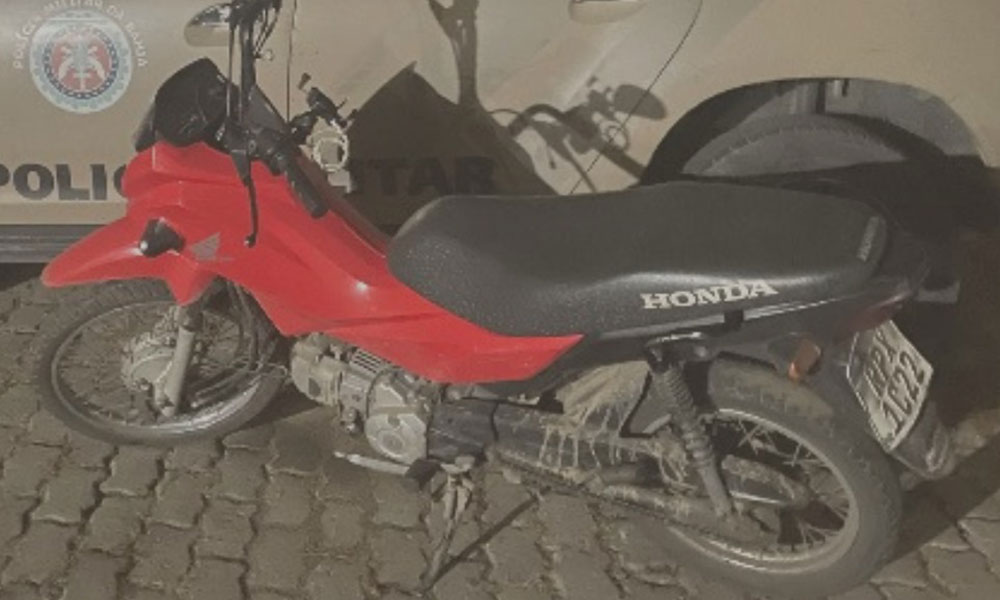 PM recupera motocicleta roubada em Vitória da Conquista