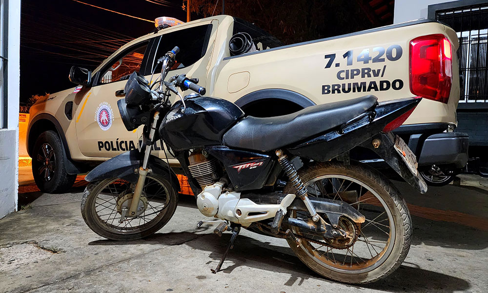 CIPRv apreende veículo com restrição de roubo durante rondas em Brumado