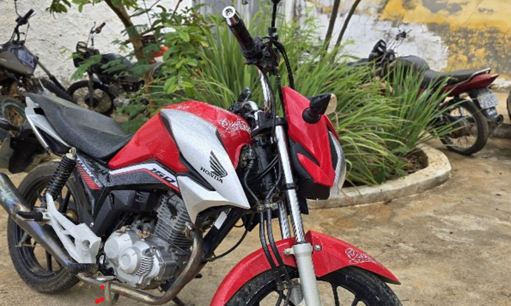 Motocicleta clonada é apreendida durante fiscalização de trânsito em Tremedal
