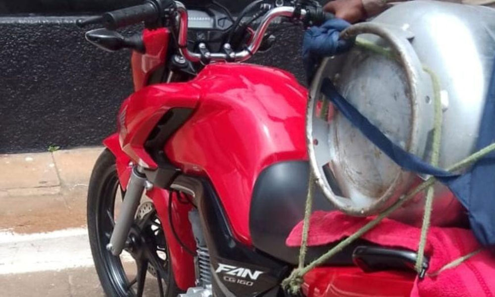 Moto com restrição é recuperada pela PM em Manoel Vitorino