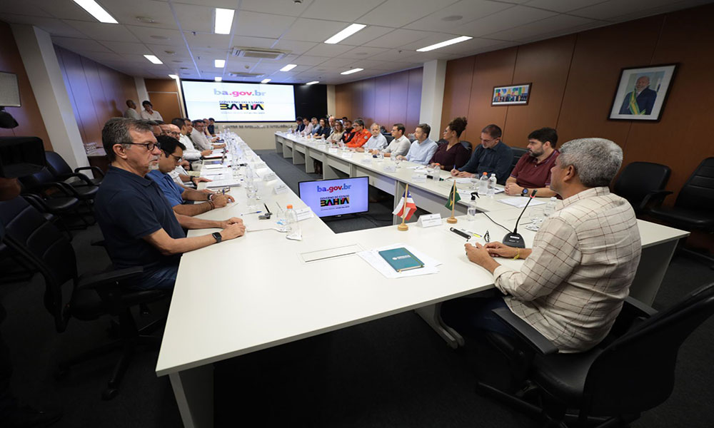 Governador reúne equipe para definir novas ações emergenciais de convivência com a seca na Bahia