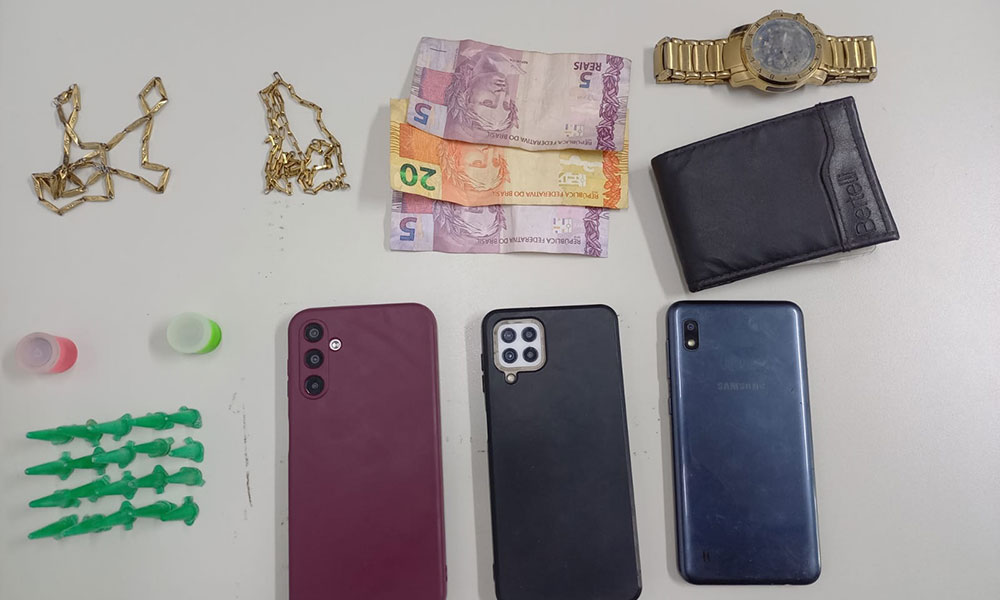Suspeitos de tráfico são presos pela Polícia Militar em Jequié