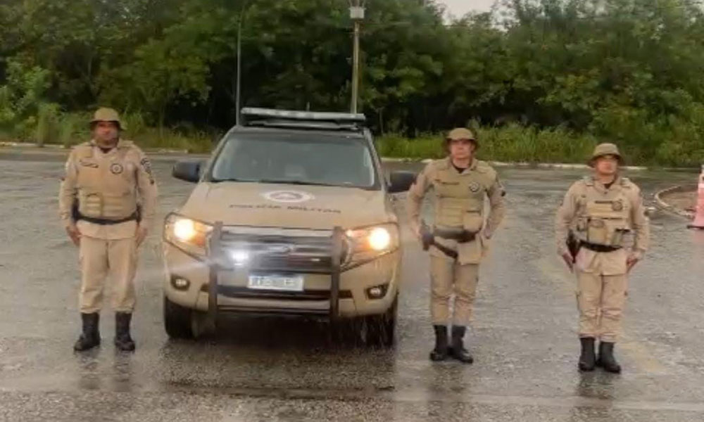 Polícias Rodoviária Estadual e Federal realizam sirenaço em homenagem a policiais mortos em acidente