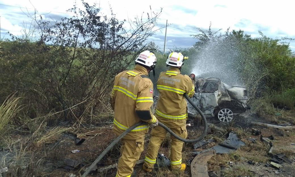 Colisão entre carro e carreta termina em tragédia com quatro mortos no oeste da Bahia