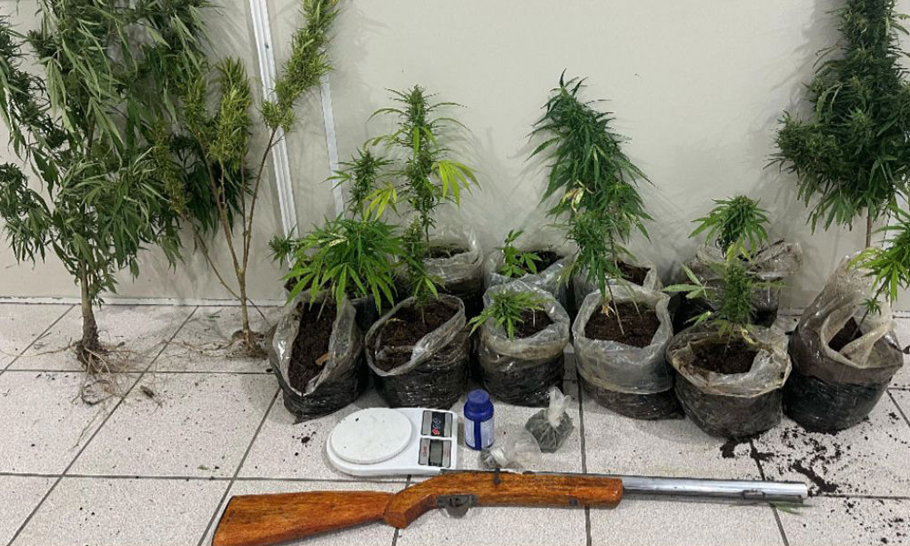 Homem é preso por tráfico de drogas e posse ilegal de arma na zona rural de Tremedal