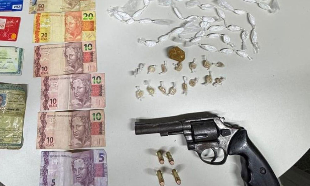 Arma e drogas são apreendidas pela Polícia Militar em Encruzilhada