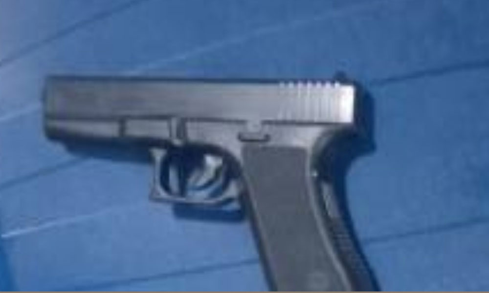 Homem é conduzido à delegacia após ser flagrado com réplica de arma de fogo em Guanambi