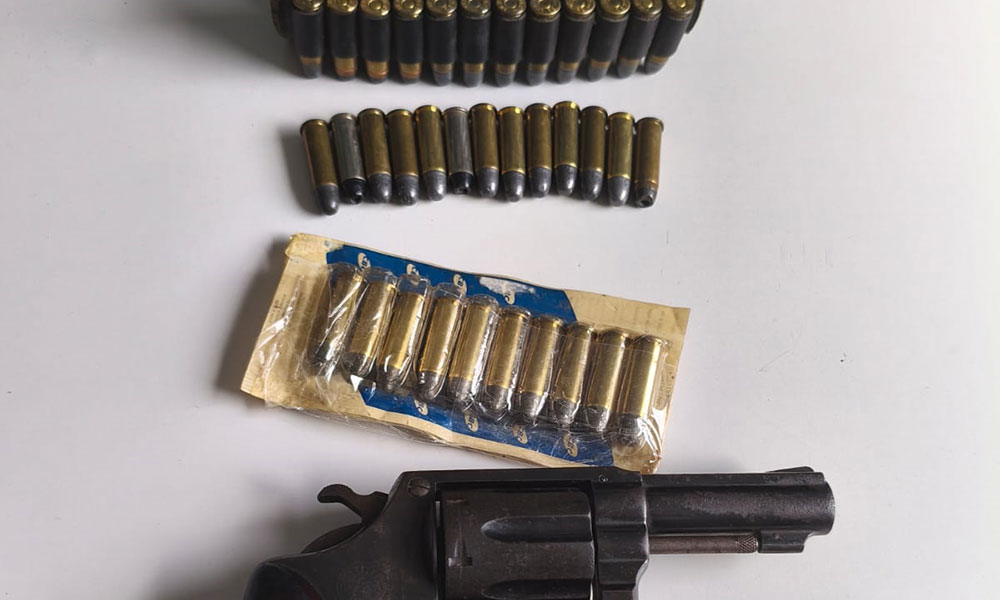CIPRv apreende arma de fogo e munições durante abordagem na BA-026, em Tanhaçu