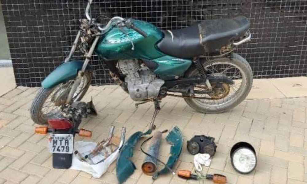Motocicleta furtada é recuperada pela PM em Caetanos