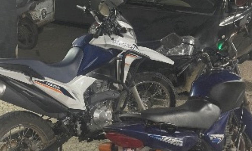 Duas motocicletas roubadas são recuperadas pela PM no Bairro Irmã Dulce, em Brumado